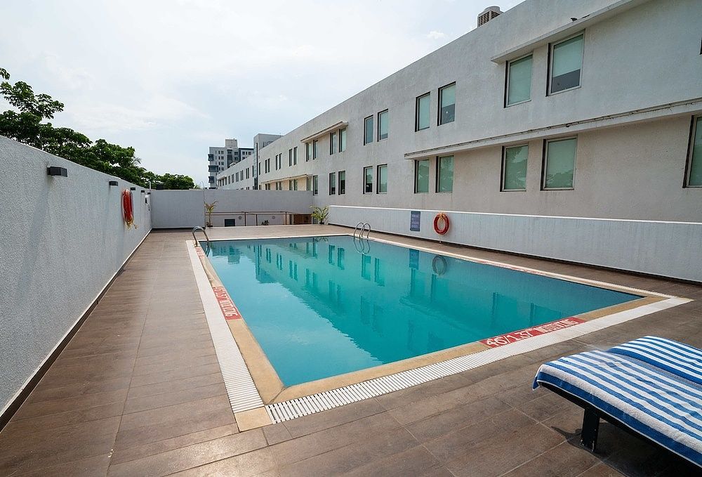 undefined Hotel Halez 4