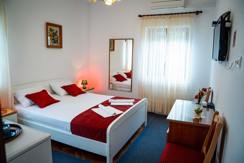 undefined Guest House Cesic 6