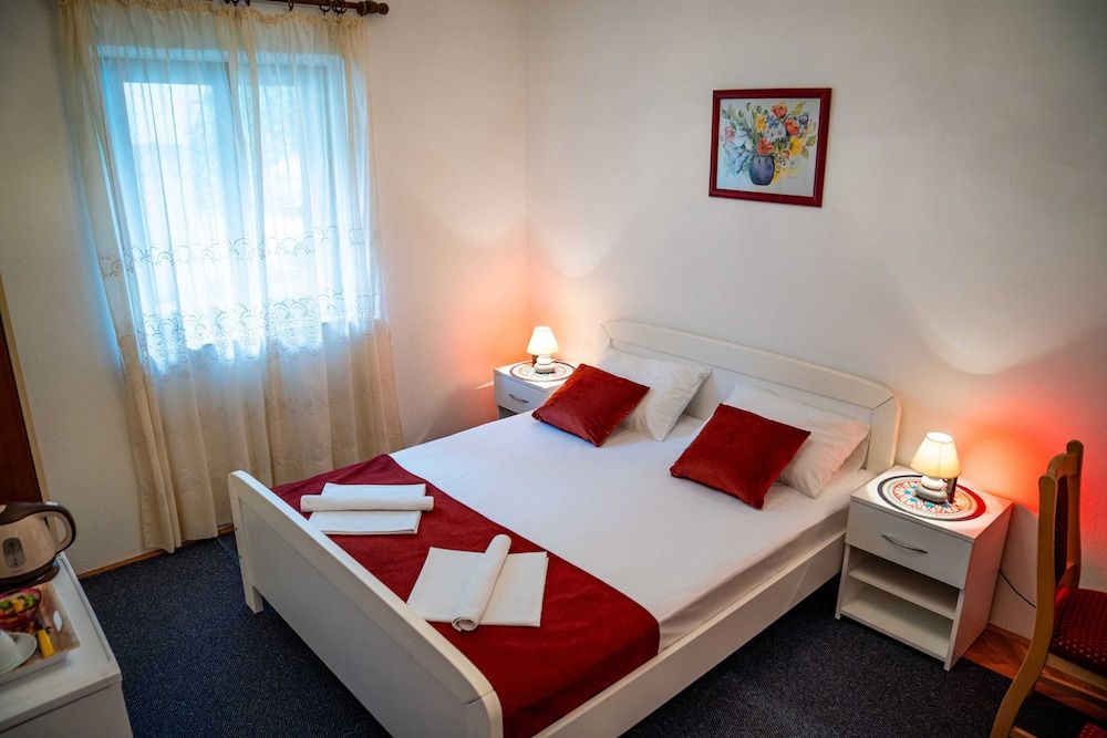 undefined Guest House Cesic 7
