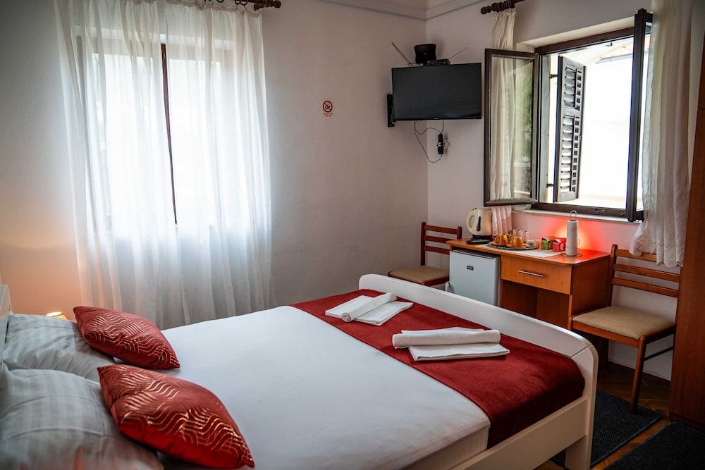 Guest House Cesic Double Room (Double Room) 8