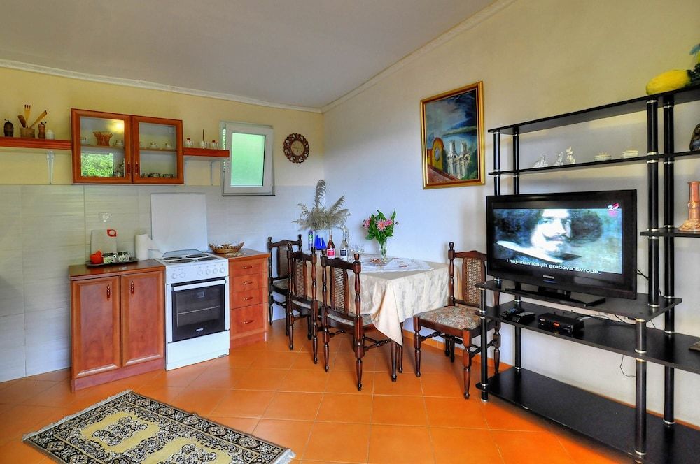 Basic Apartment