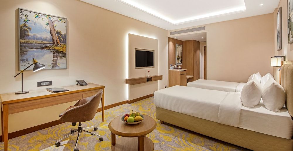 Golden Tulip  Jalandhar-GT By Pass Road Deluxe Room - 2 Single Beds