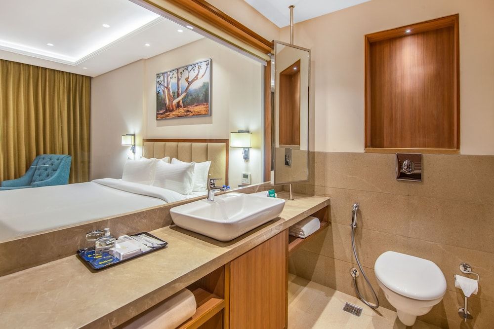 Deluxe King Twin Room