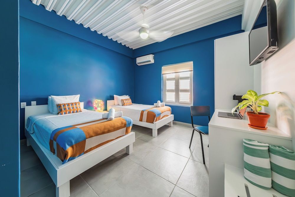 The Freedom Hotel Deluxe Double Room, 1 Queen Bed, Non Smoking, Private Bathroom 8