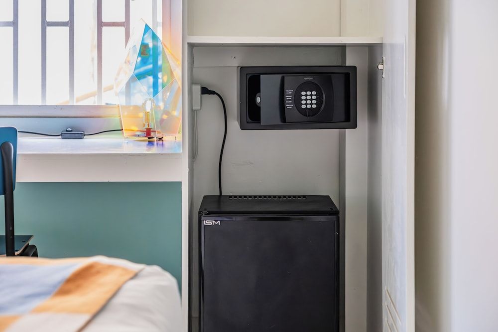 The Freedom Hotel Deluxe Double Room, 1 Queen Bed, Non Smoking, Private Bathroom 13