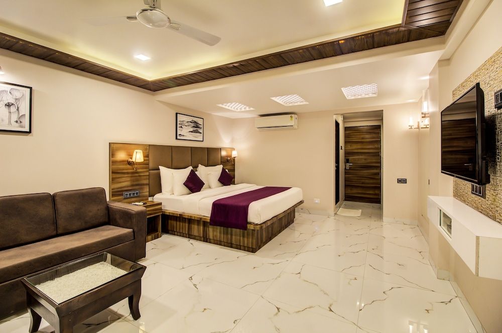 Nivanta by Royara Superior Valley View 6