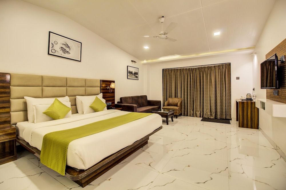 Nivanta by Royara Superior Valley View 8