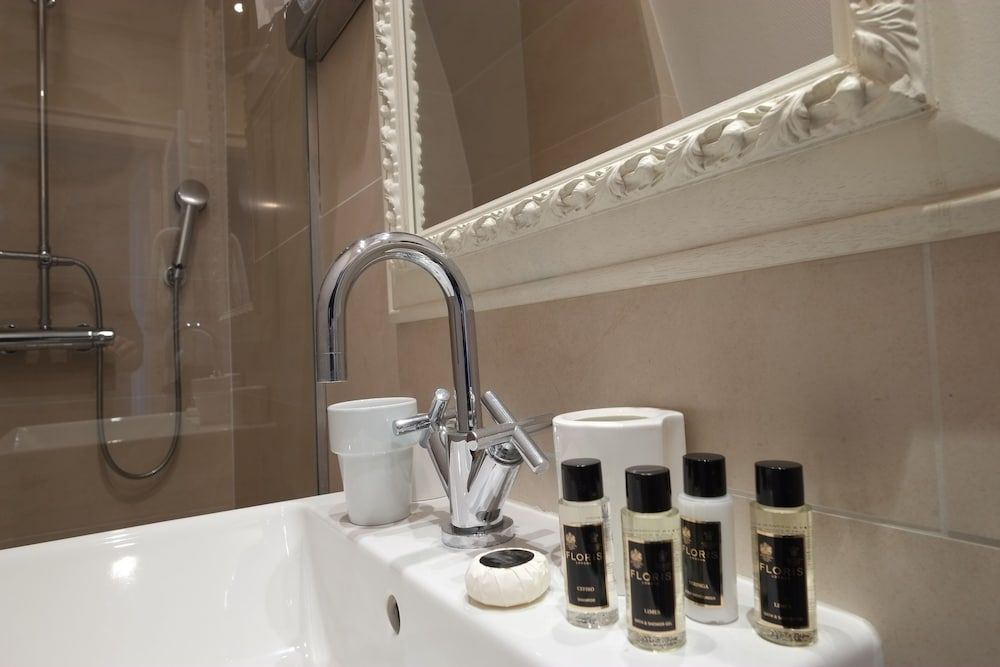 Pand 17 - Charming Guesthouse Comfort Double Room 10