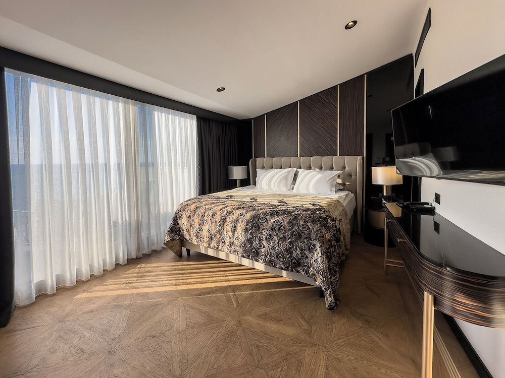 undefined Charisma De Luxe Hotel 9