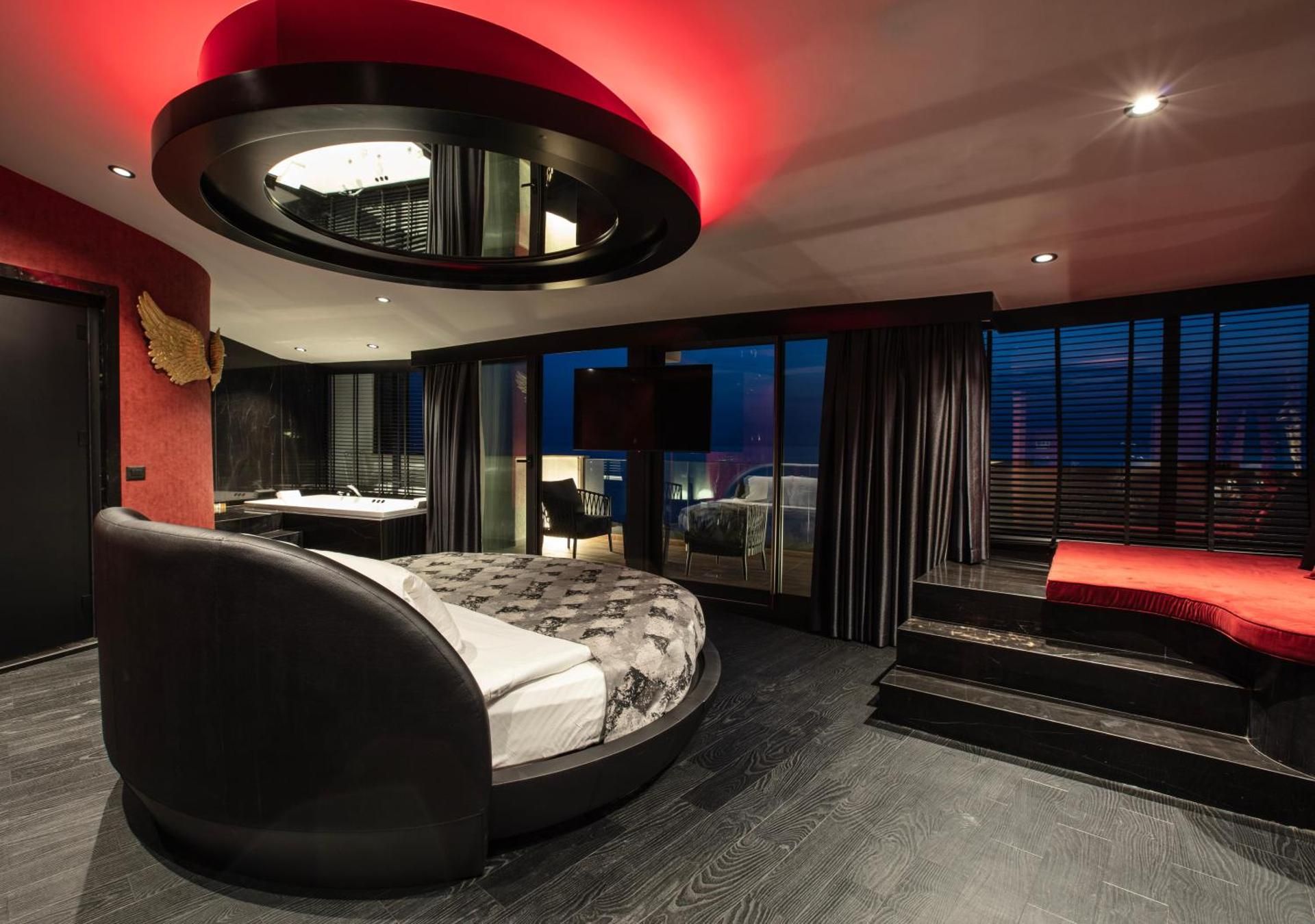 undefined Charisma De Luxe Hotel 4
