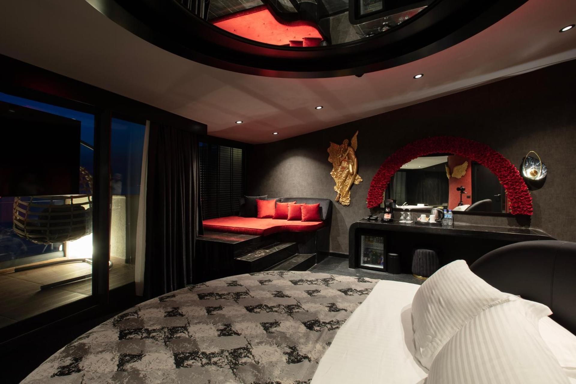 undefined Charisma De Luxe Hotel 6