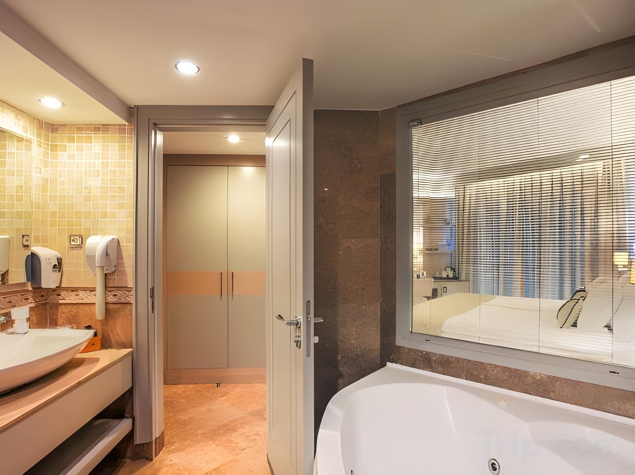 undefined Charisma De Luxe Hotel 9