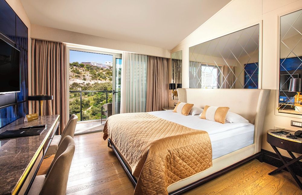 undefined Charisma De Luxe Hotel 4