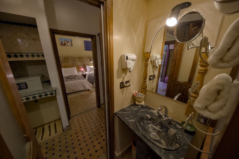 Tin Joseph Superior Triple Room, Balcony (Justice) 9