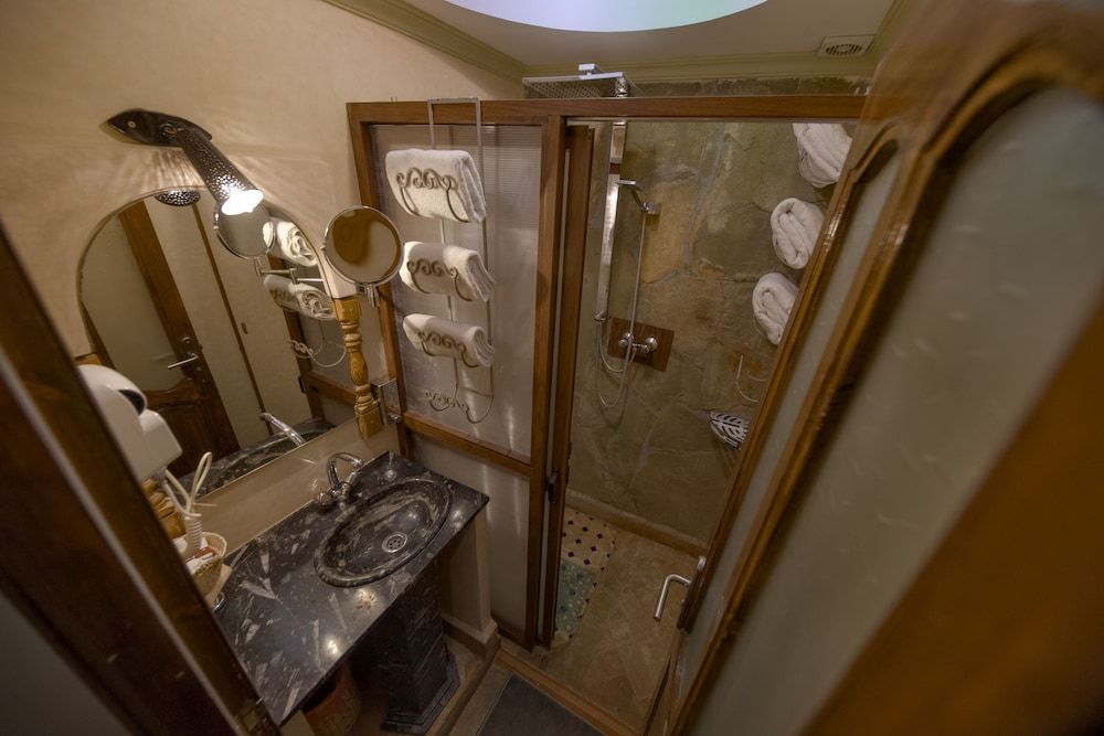 Tin Joseph Superior Triple Room 17