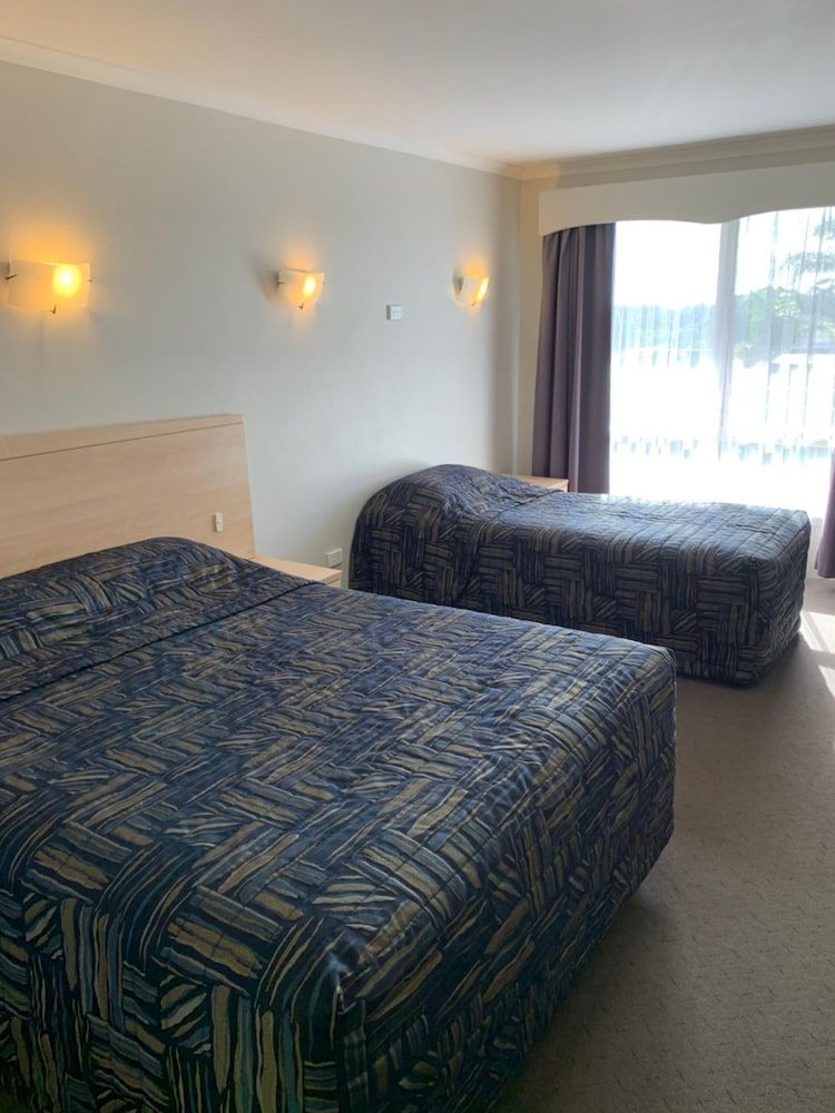 Shellharbour Resort Twin Room 5