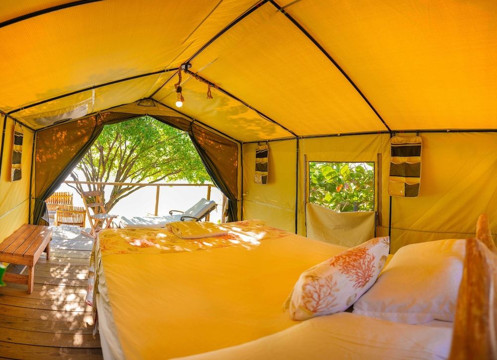 Glamping Ecolodge Cueva de las Águilas Glamping Ecolodge "Ocean Front Tent" (2) Personas