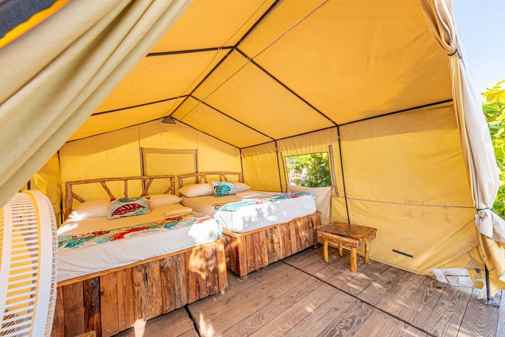 Glamping Ecolodge Cueva de las Águilas Glamping Ecolodge "Garden View Tent" (4) Personas