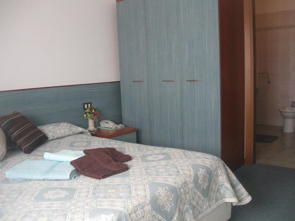 Albergo Del Turista Triple Room, Non Smoking 4