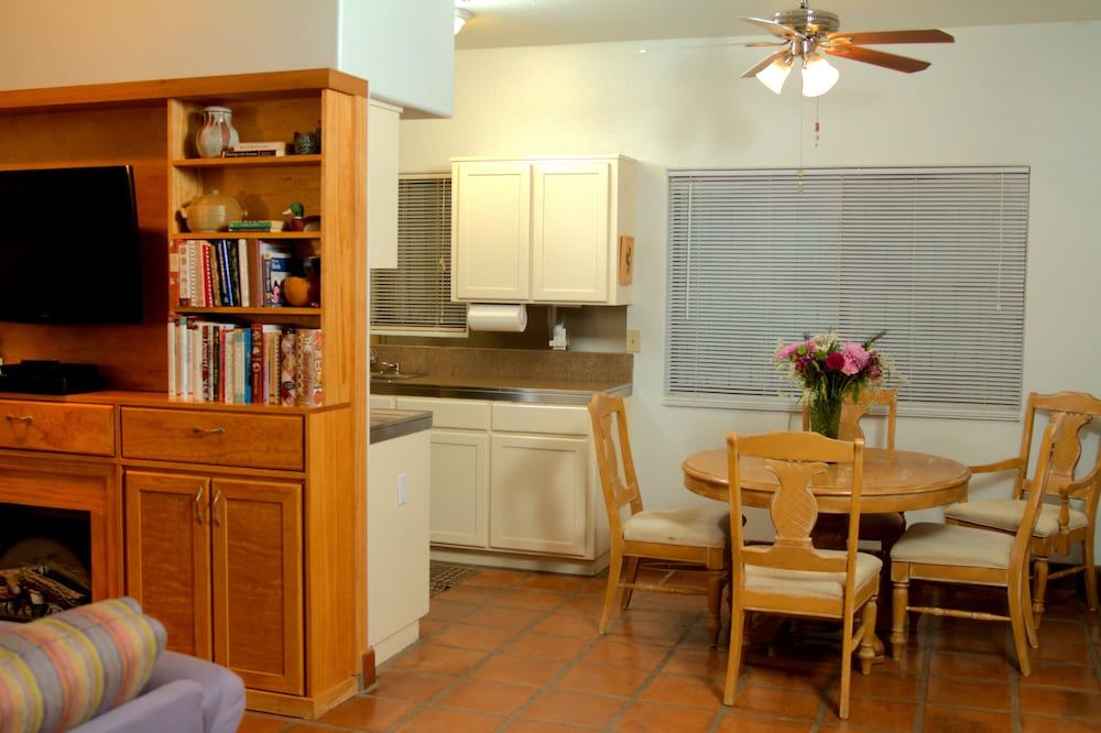 Premier Suite, King and Sofa Bed, Garden View, Balcony/Patio