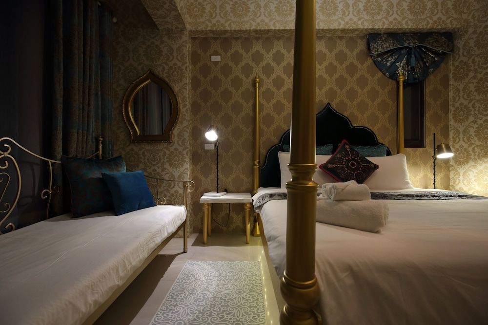 Signature Double Room, 1 King Bed with Sofa bed, Non Smoking(No pets allowed)