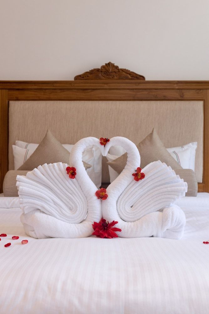 Araliya Red - Budget friendly Hotel- Where you find stunning 360 panoramic view of Nuwara Eliya Deluxe Double Room, 1 King Bed 2