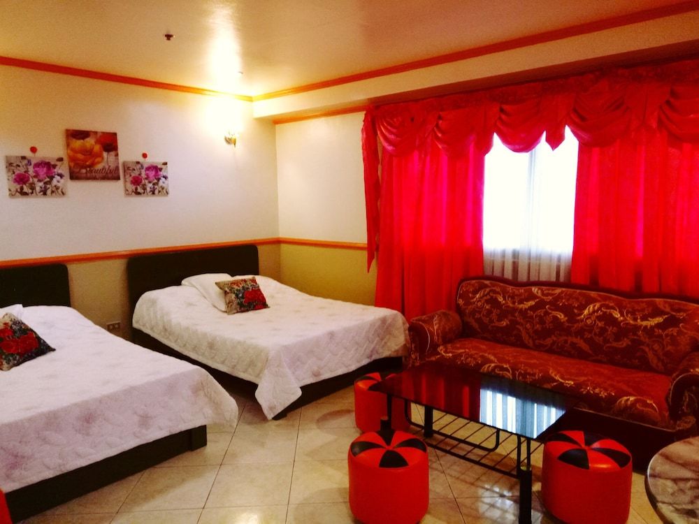 Tabaco Gardenia Hotel Family Suite with Bathtub 2
