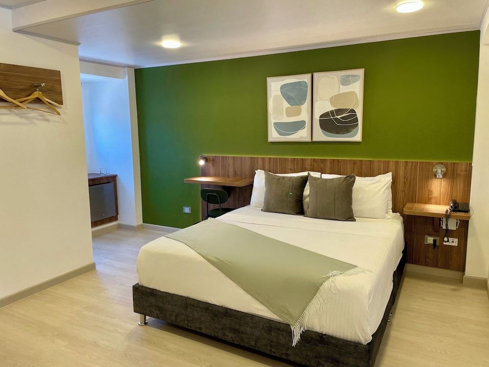 122 Plaza Apartahotel Business Room, 1 Queen Bed 2