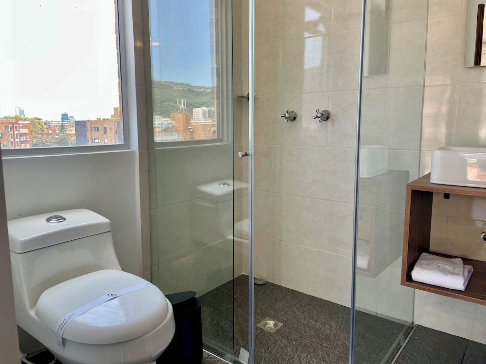 122 Plaza Apartahotel Business Room, 1 Queen Bed 6