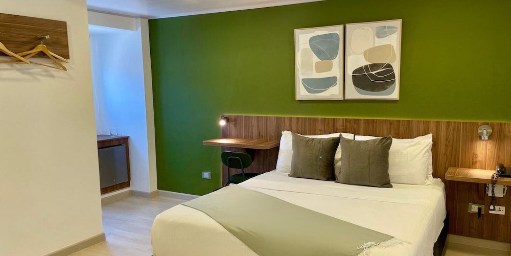 122 Plaza Apartahotel Business Room, 1 Queen Bed 4