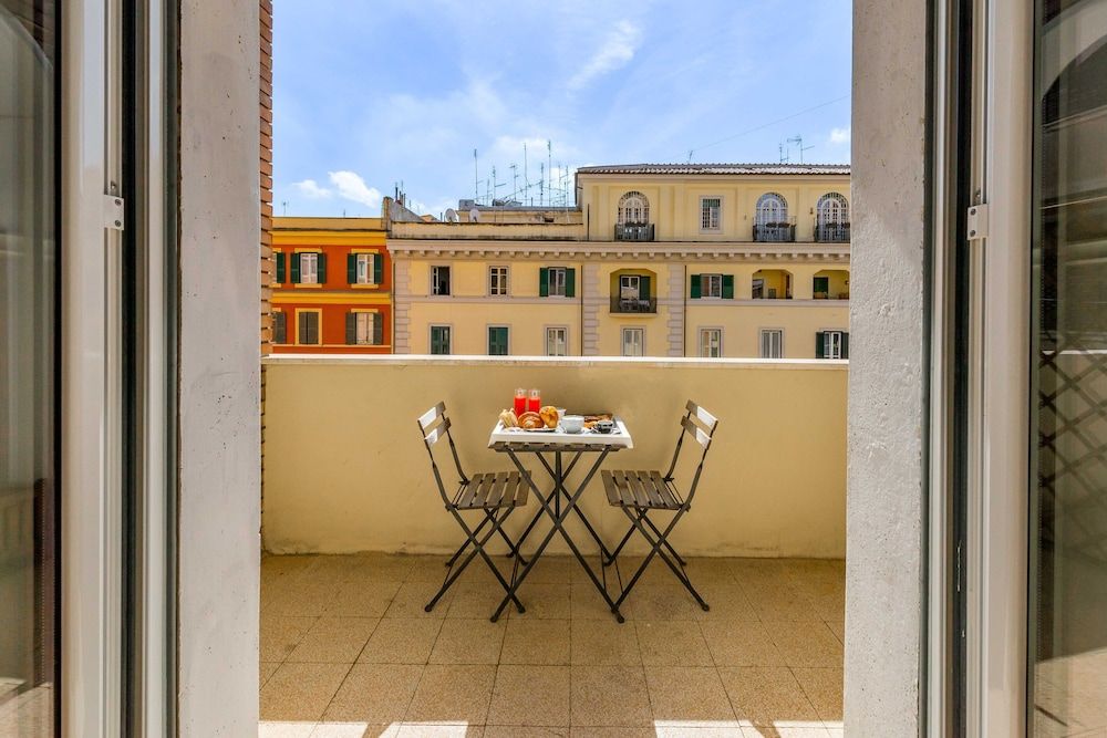 Un Attimo a Roma B&B Panoramic Room 9