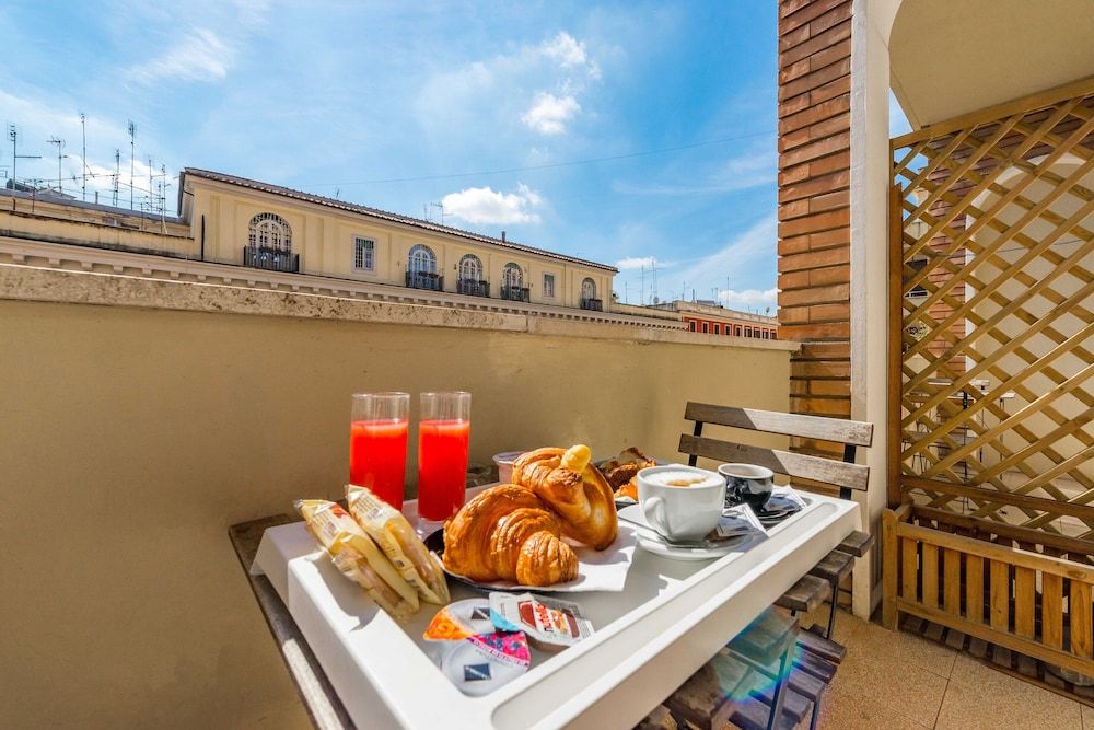 Un Attimo a Roma B&B Panoramic Room 8