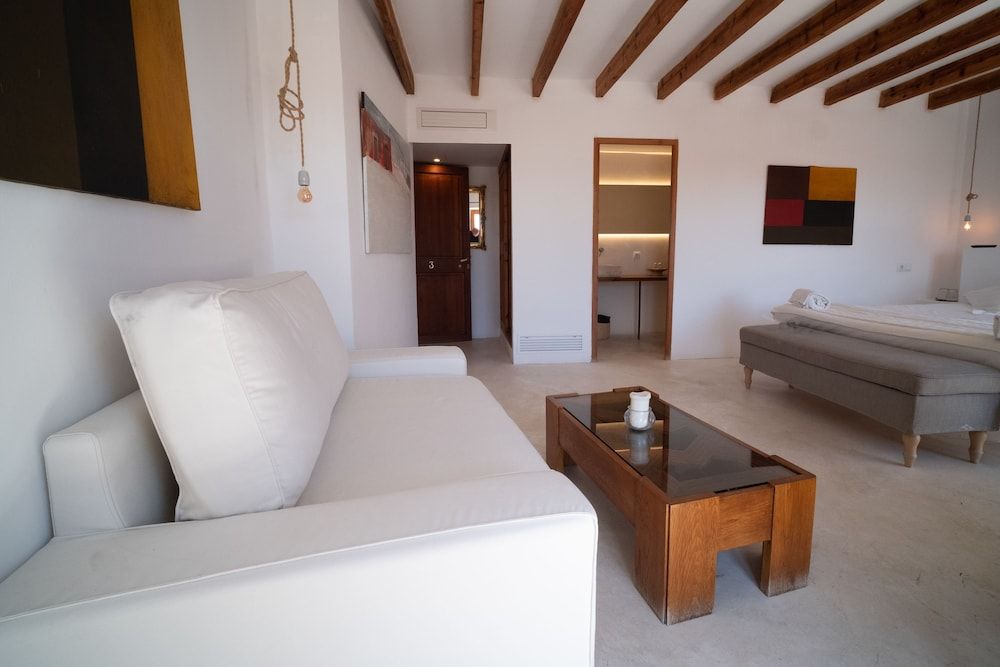 Hotel Forn Nou Deluxe Room 5