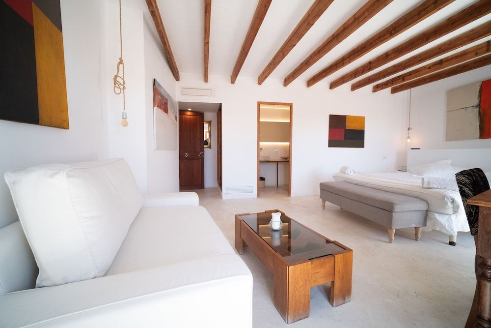 Hotel Forn Nou Deluxe Room 9