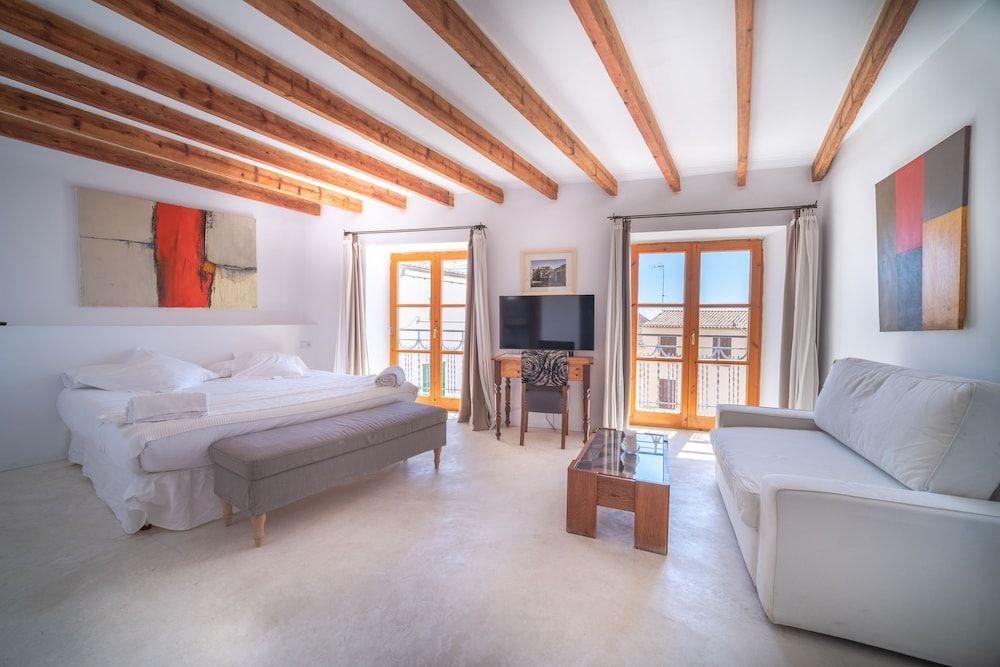 Hotel Forn Nou Deluxe Room 4