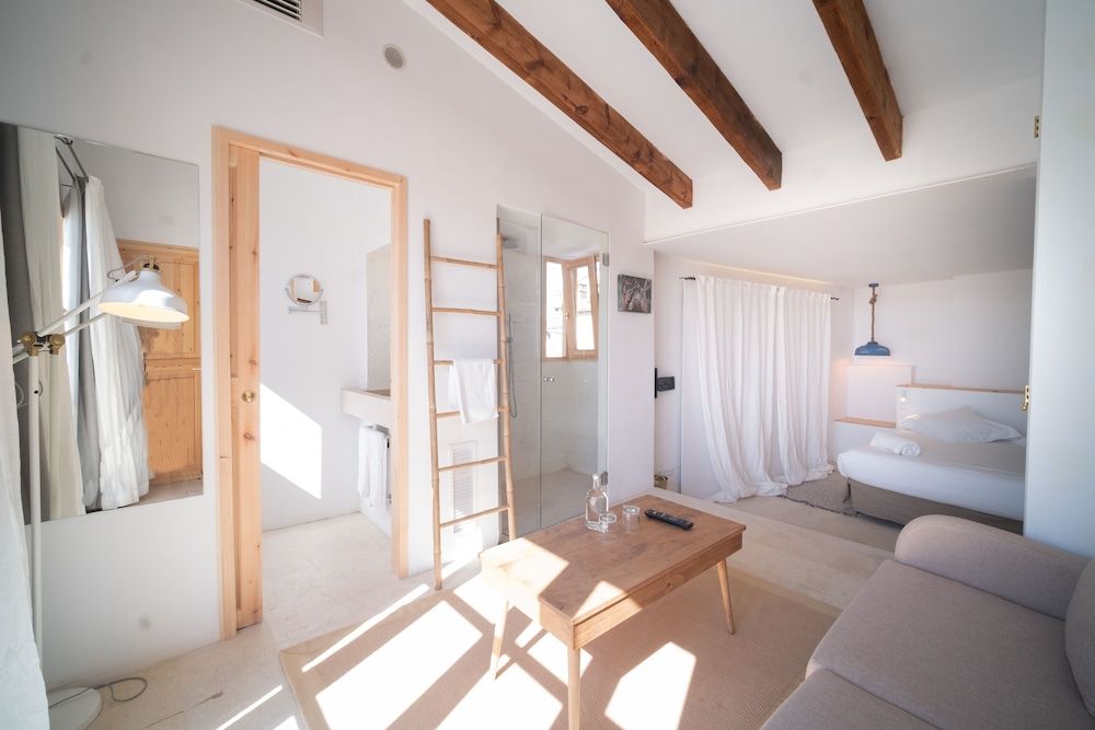 Hotel Forn Nou Superior Suite 4