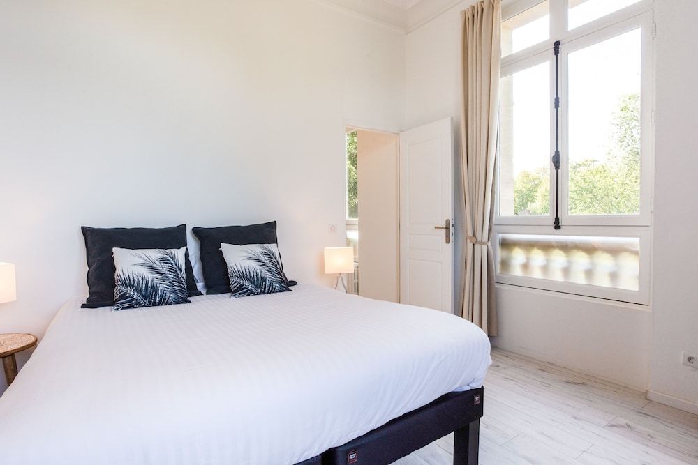 Family Apartment, Queen, 3 Bedroom, Lake, Park or Pool View, Patio, Pool Access