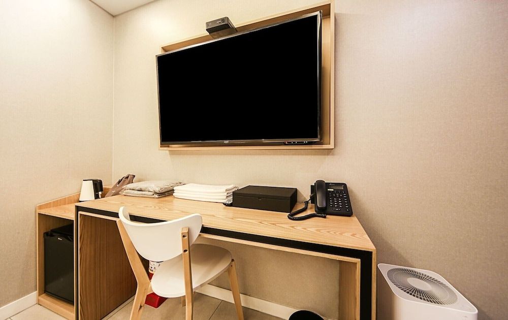 Hotel OU Standard Room 6