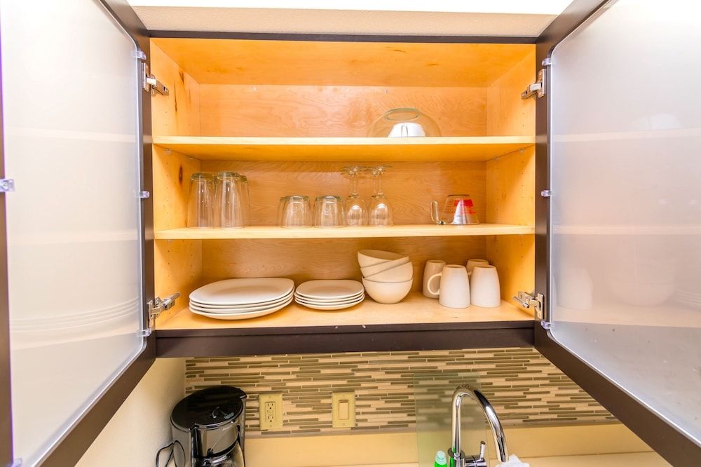 Staybridge Suites Houston IAH - Beltway 8 by IHG Studio Suite, 1 Queen Bed 3