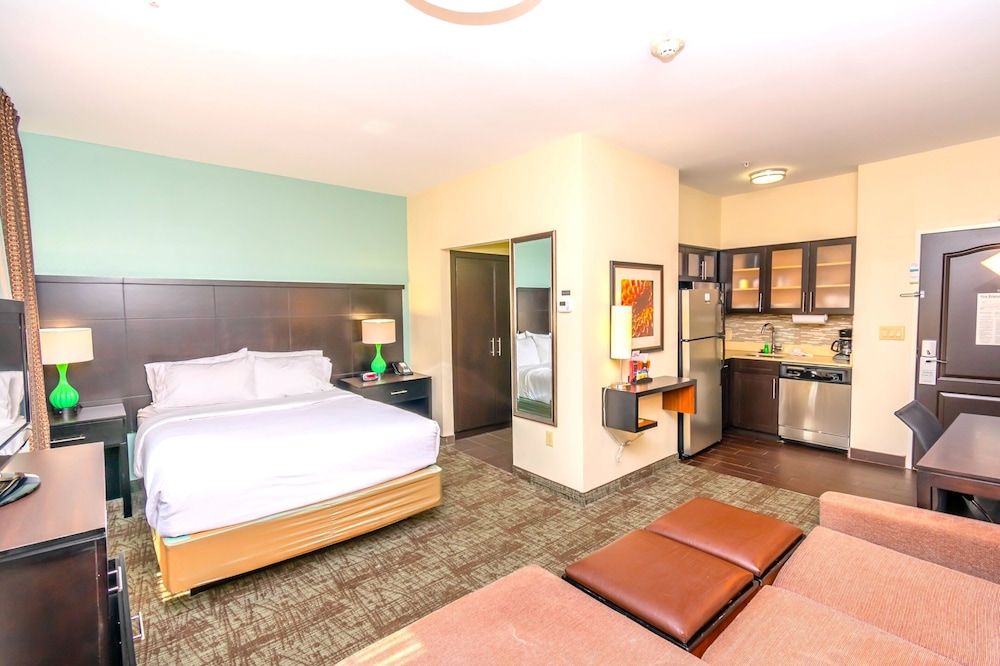 Staybridge Suites Houston IAH - Beltway 8 by IHG Studio Suite, 1 Queen Bed 8