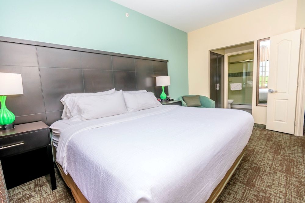 Staybridge Suites Houston IAH - Beltway 8 by IHG Studio Suite, 1 Queen Bed 4