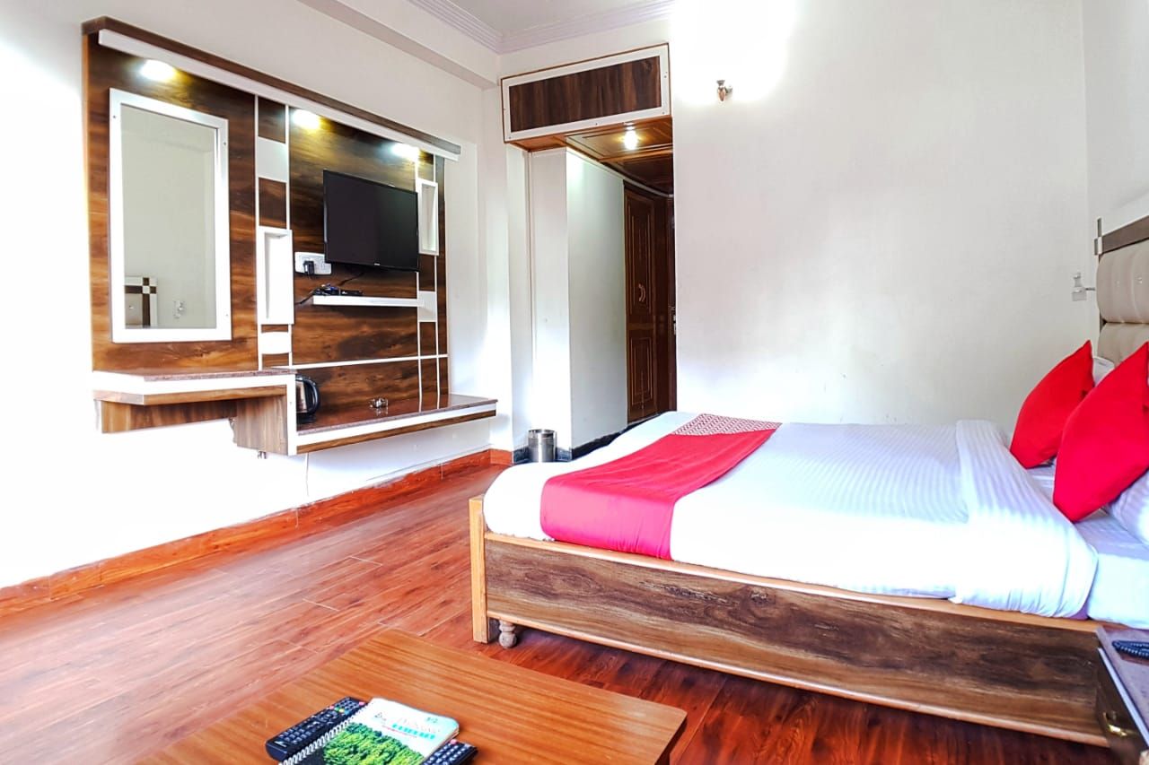 Hotel Dalhousie Heights Super Deluxe Room (Roadside-View) 2