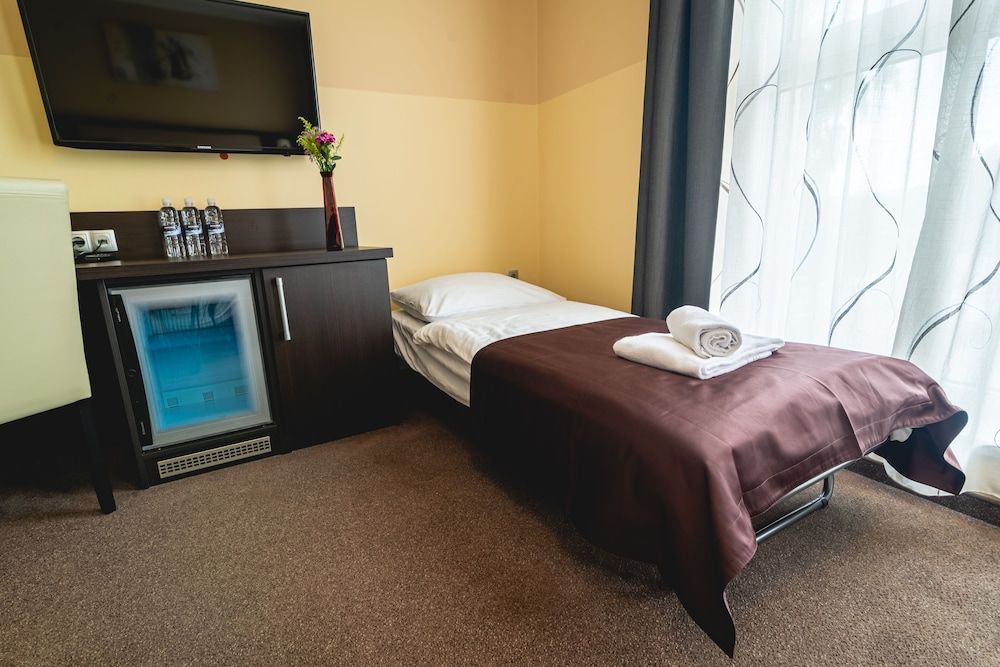Casino & Hotel ADMIRAL Ptuj Standard Triple Room