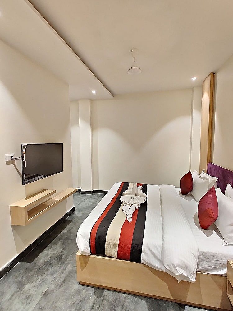 Hotel Dua Grand Deluxe Room 4