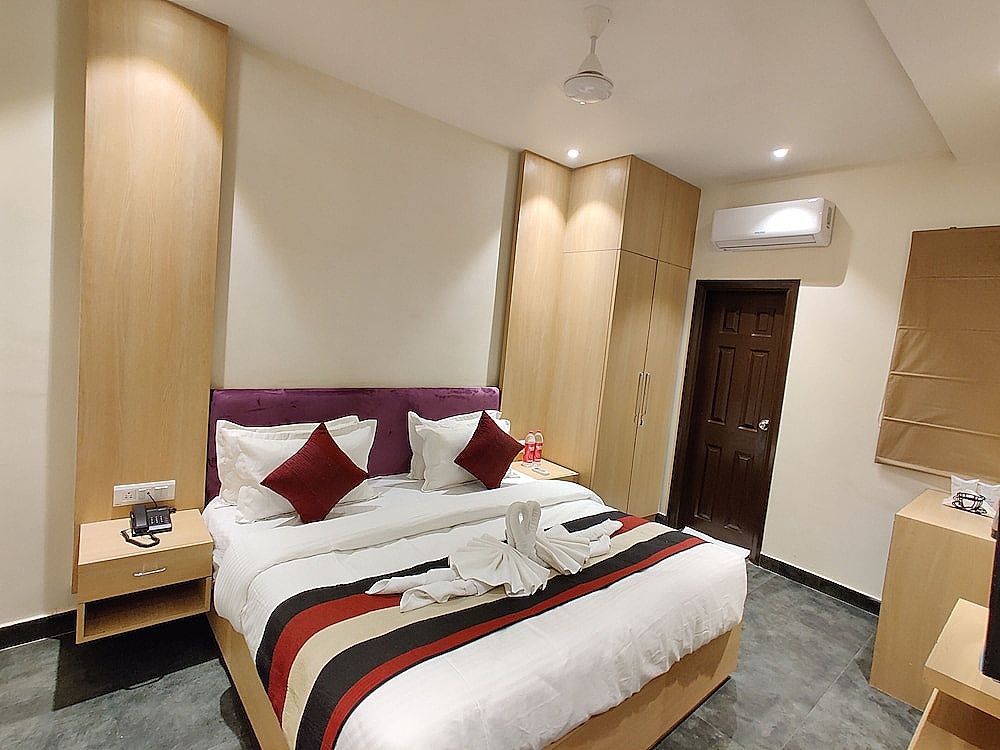 Hotel Dua Grand Deluxe Room 11