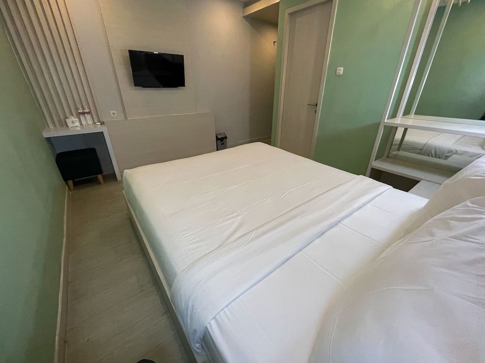 Leaf Hotel Deluxe Double Room, 1 Queen Bed, Smoking