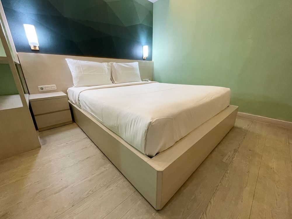 Leaf Hotel Deluxe Double Room, 1 Queen Bed, Smoking 4