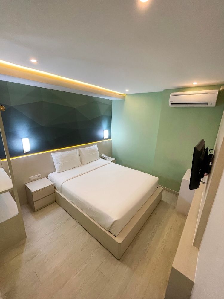 undefined Leaf Hotel 7