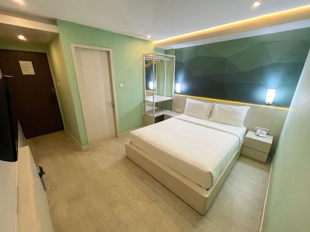 undefined Leaf Hotel 2