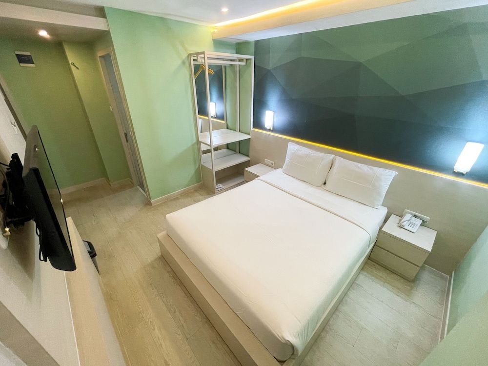 undefined Leaf Hotel 8